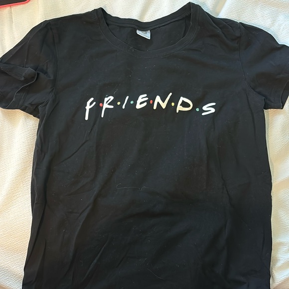 Tops - Friends graphic t-shirt